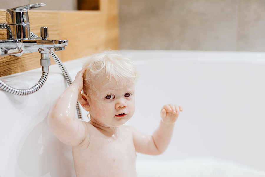 Comment réparer une baignoire abîmée ?